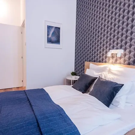 Lovely In The Heart Of * Budapeşte