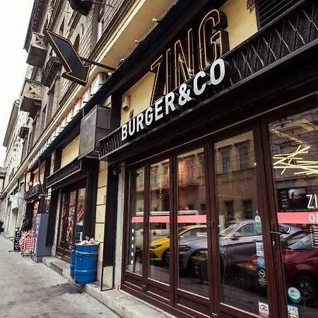 Lovely In The Heart Of Budapeşte