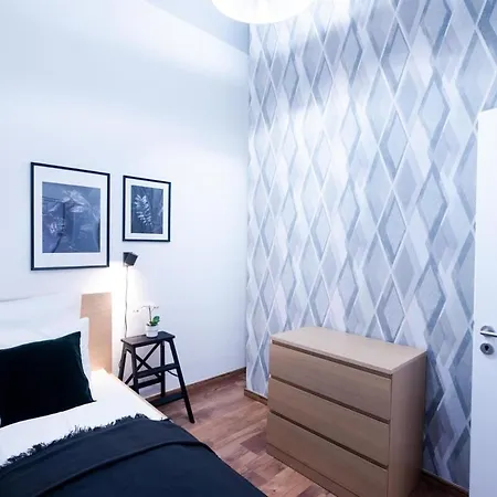 Lovely In The Heart Of * Budapeşte