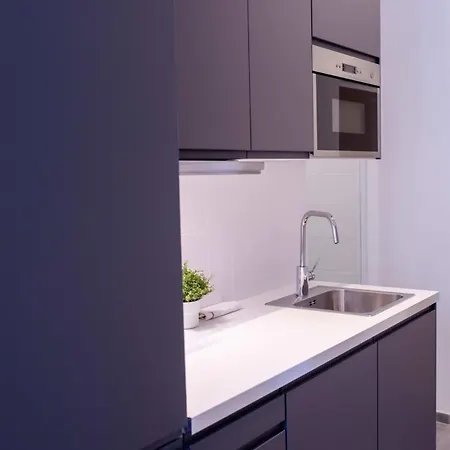 Lovely In The Heart Of Budapeşte